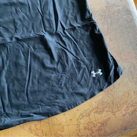 Under Armour REVERSIBLE black tank top - Picture 2 of 6